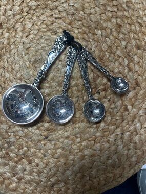 Ganz four piece measuring spoon set. Gently used.